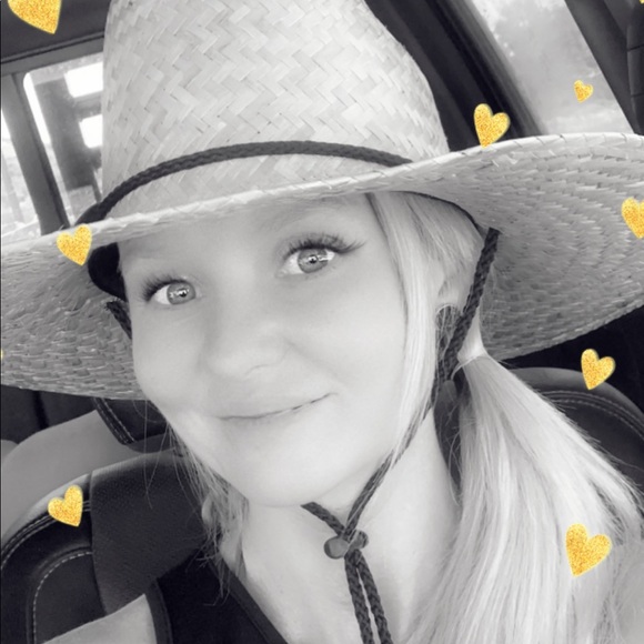 Meet your Posher, Kalee - Picture 1 of 1